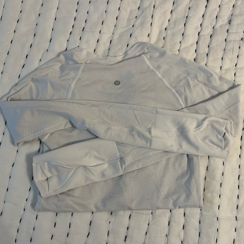 Lululemon white Swiftly Tech Long-Sleeve Shirt 2.0 Waist Length